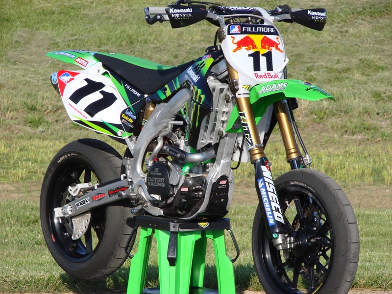 07smracebikesresize2tf6.jpg